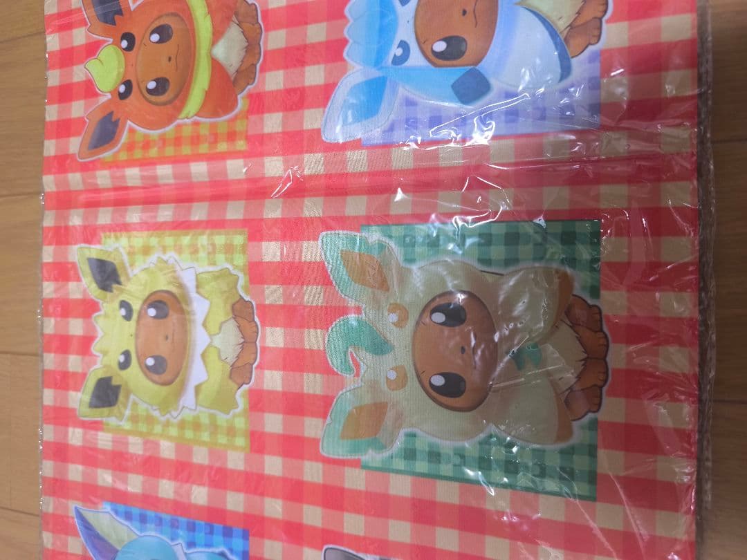 プレイマット ポンチョを着た イーブイ