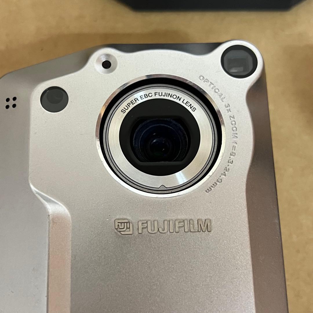 FUJIFILM FinePix6800Z superCCD ハニカム