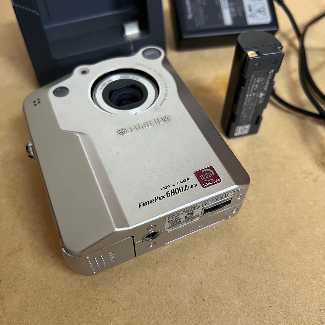 FUJIFILM FinePix6800Z superCCD ハニカム