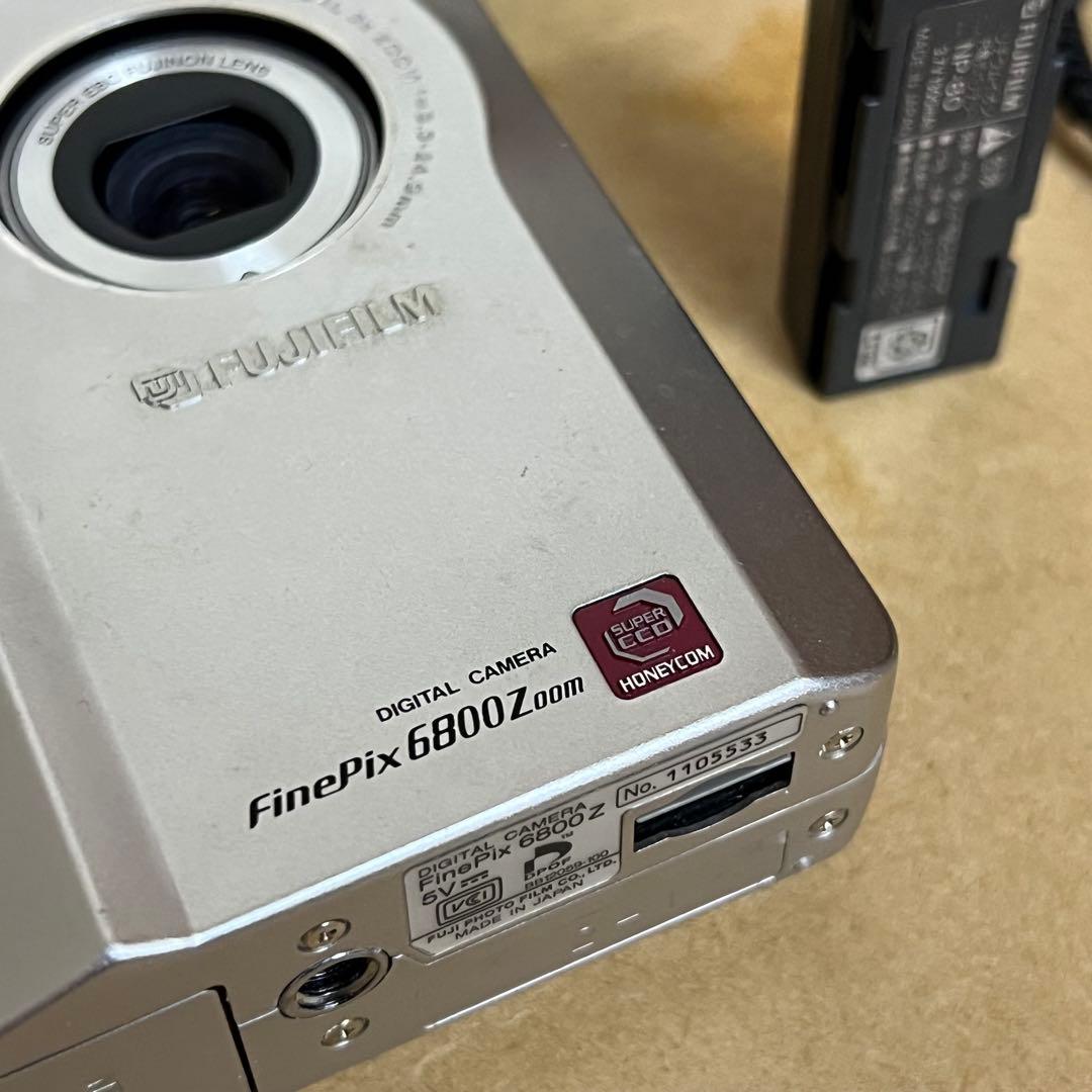 FUJIFILM FinePix6800Z superCCD ハニカム