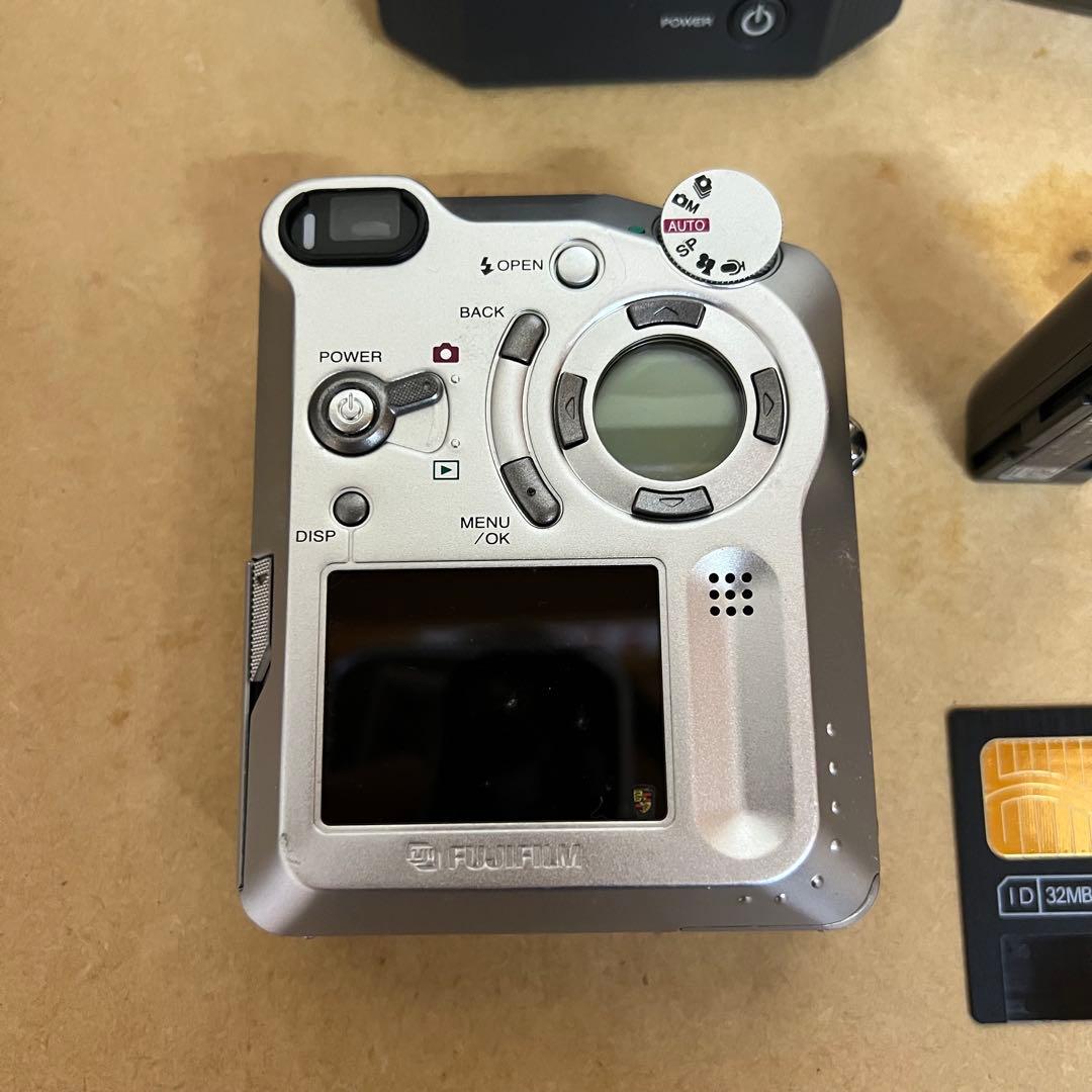 FUJIFILM FinePix6800Z superCCD ハニカム