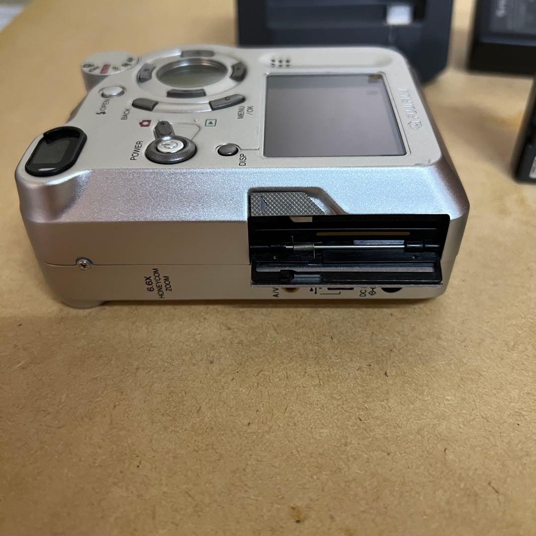 FUJIFILM FinePix6800Z superCCD ハニカム
