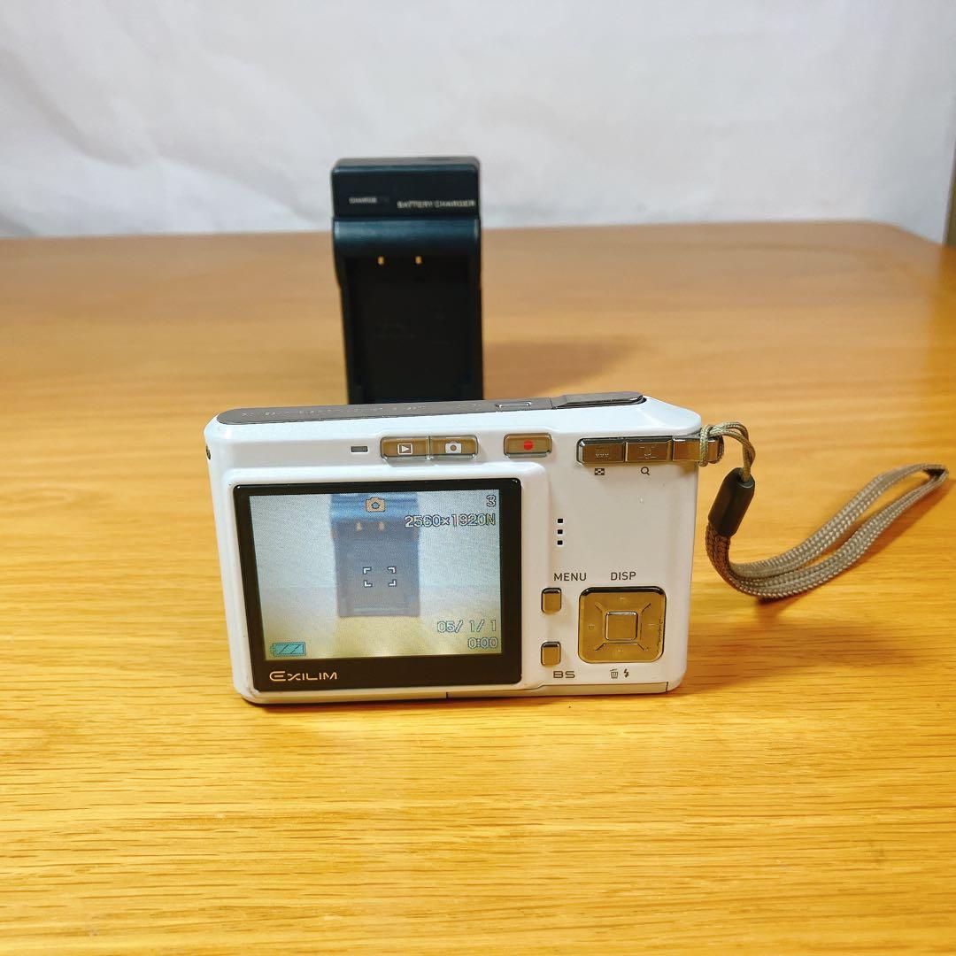 【現状品】CASIO EXILIM EX-S500 デジカメ やや難 充電器付