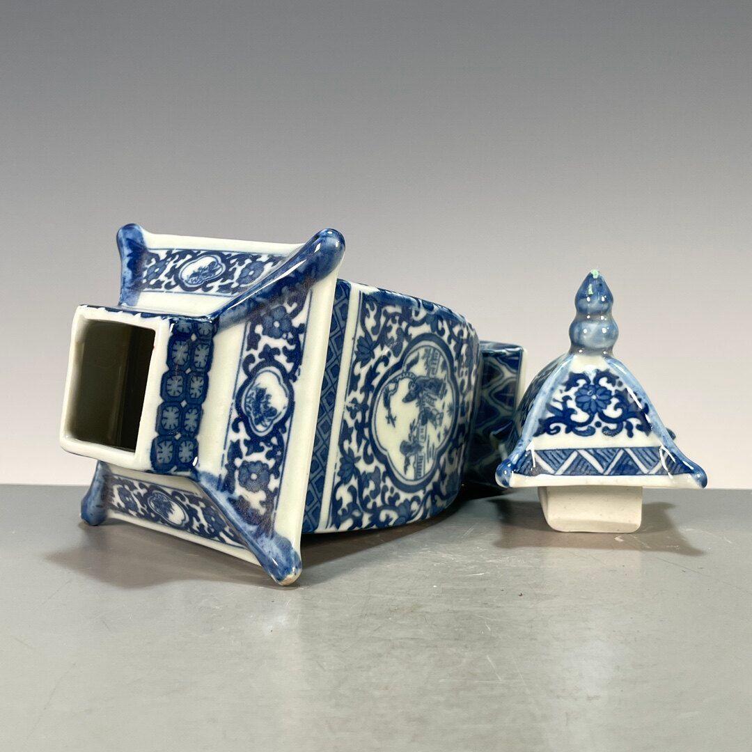 青花釉下彩開窓人物図四方宝塔瓶 景徳鎮 陶磁器 装飾品 現代工芸品 美術品 置物