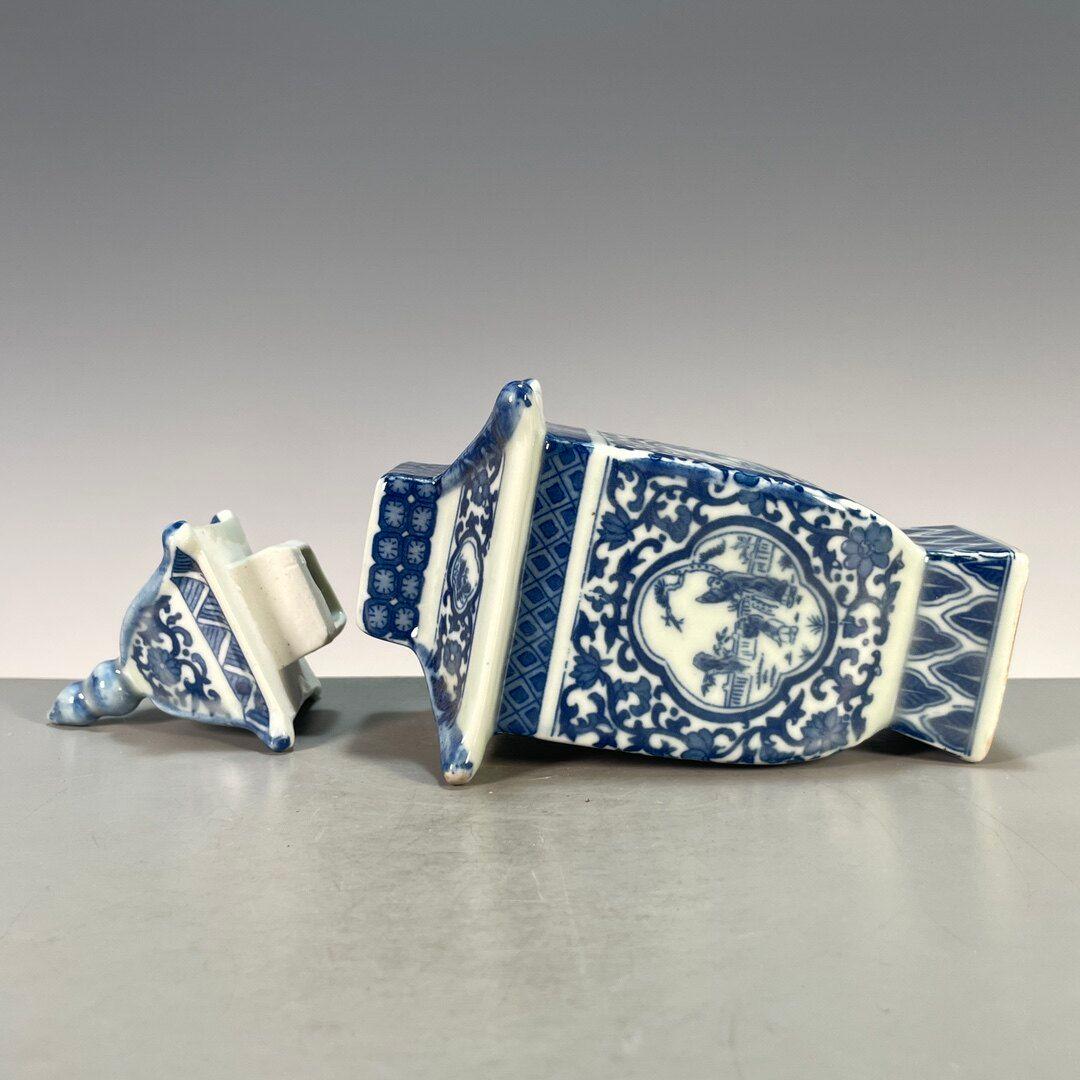 青花釉下彩開窓人物図四方宝塔瓶 景徳鎮 陶磁器 装飾品 現代工芸品 美術品 置物