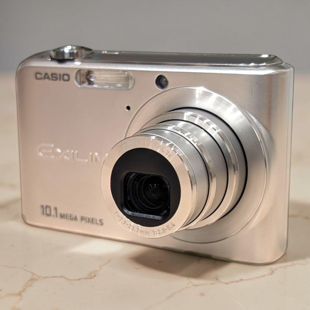 美品 動作確認済 CASIO EXILIM EX-Z1000 デジカメ シルバー