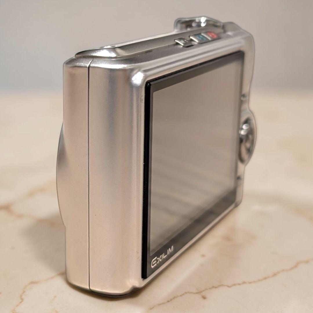 美品 動作確認済 CASIO EXILIM EX-Z1000 デジカメ シルバー