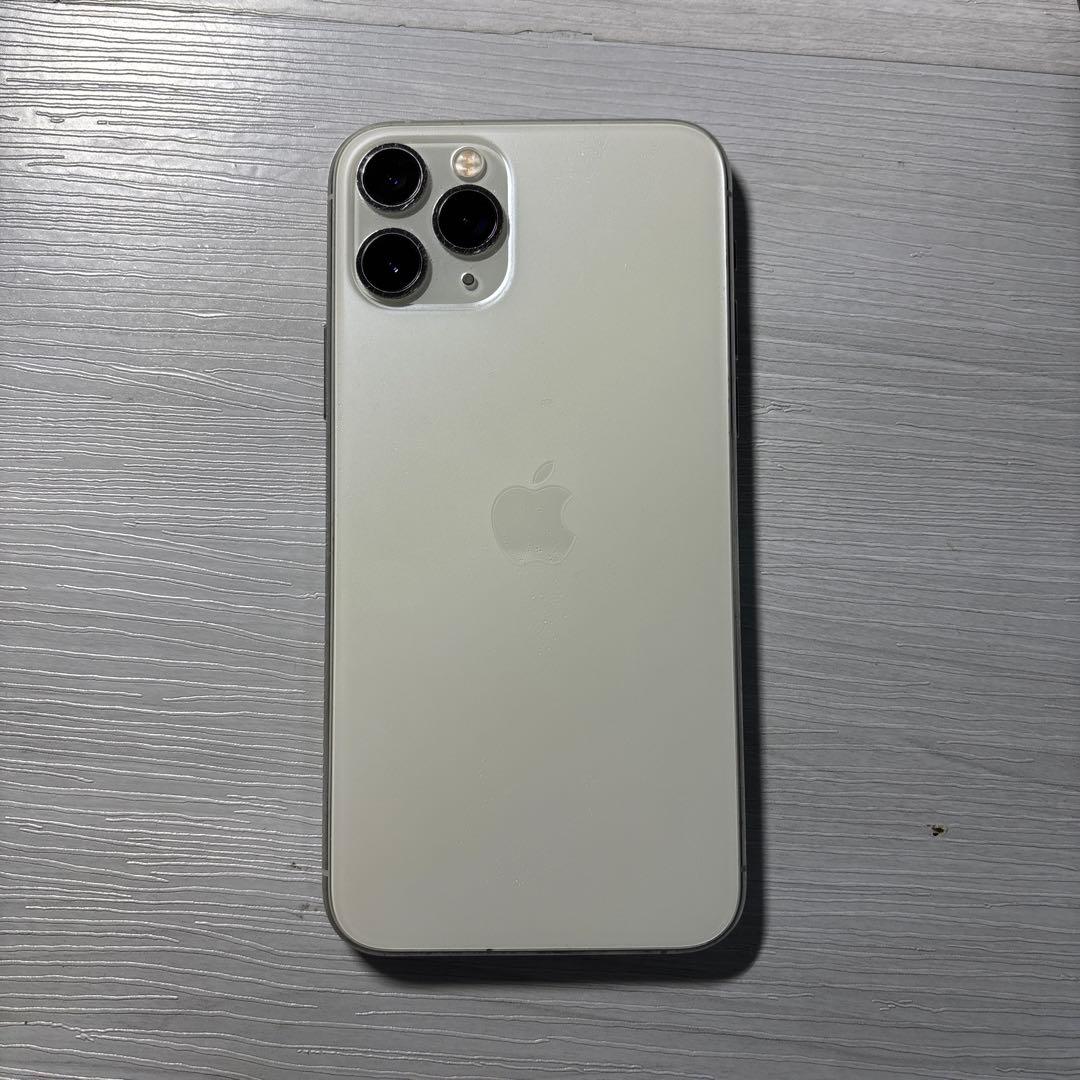 Apple iPhone 11 Pro 64Gシルバー 本体ケース付き