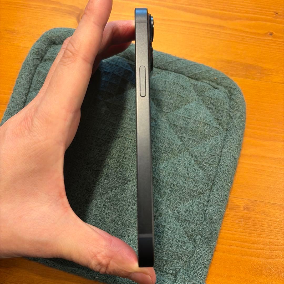 【美品】iPhone 14 ミッドナイト 256GB SIMフリー 付属品完備
