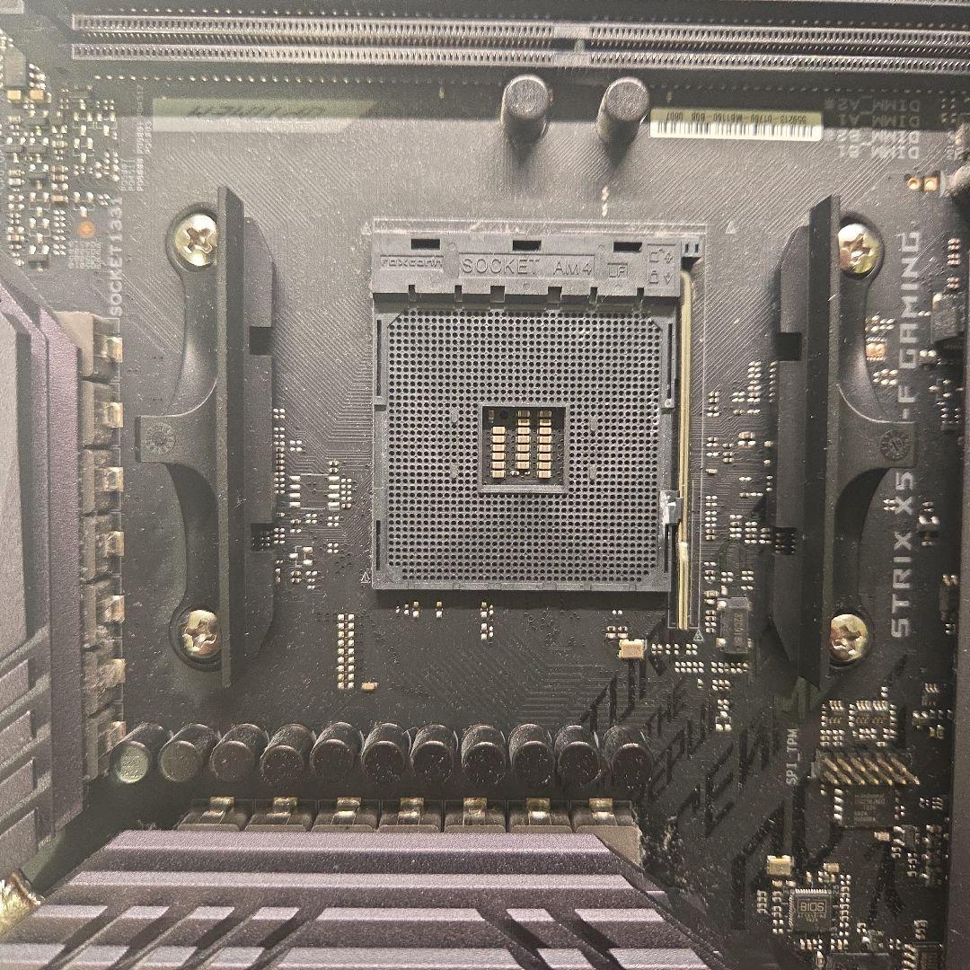 ROG STRIX X570-F GAMING マザーボード