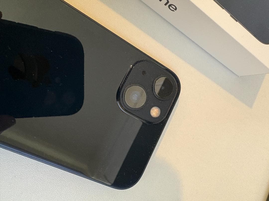 【美品・即発送】iPhone 13 128GB SIMフリー 箱未使用ケーブル付