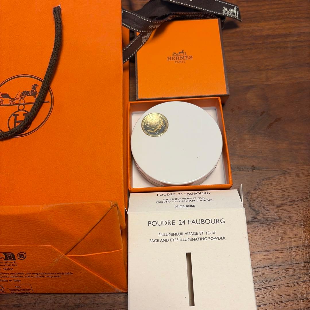新品　未使用　エルメス　HERMES フェースパウダー　プードル24 フォーブル