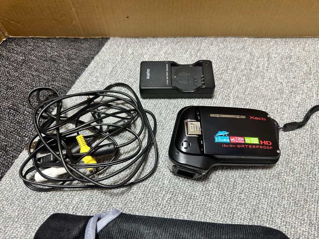 デジタルムービーカメラSANYO Xacti DMX-CA9 防水