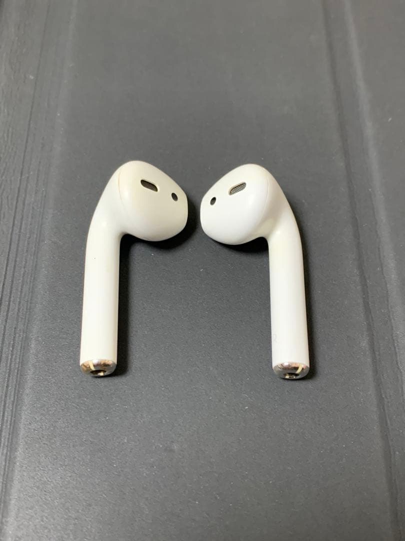 Apple 正規品　AirPods 第２世代 新品バッテリー交換済み #02