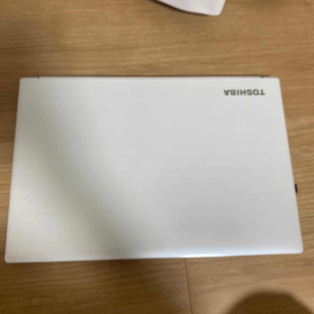 TOSHIBA dynabook ホワイト　ノートパソコン