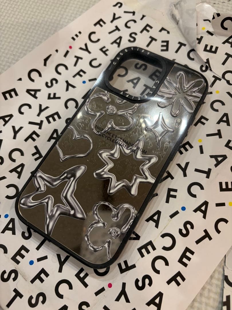 CASETiFY 透明花星デザイン iPhone17ケース