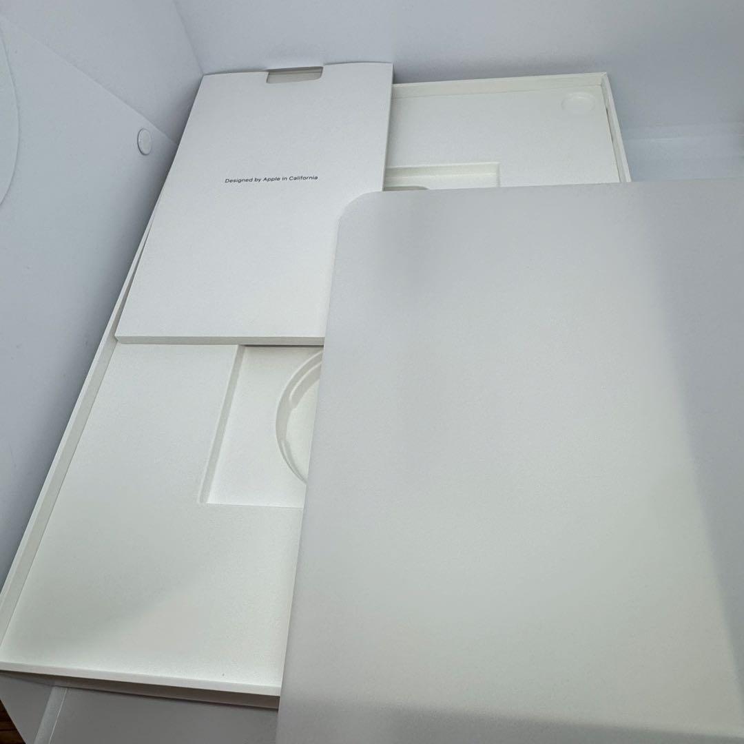 【超美品】iPad Air 6 13インチWi-Fiモデル128GBスターライト