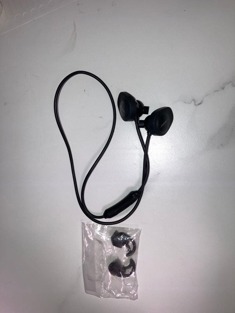 Bose ワイヤレスイヤホン 収納ケース付き