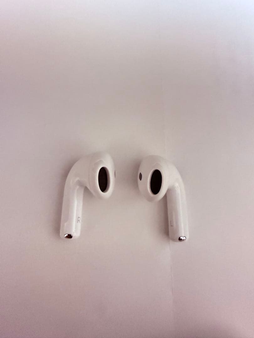 AirPods 4アクティブ　ノイズキャンセル搭載　本体 ホワイト　箱付き