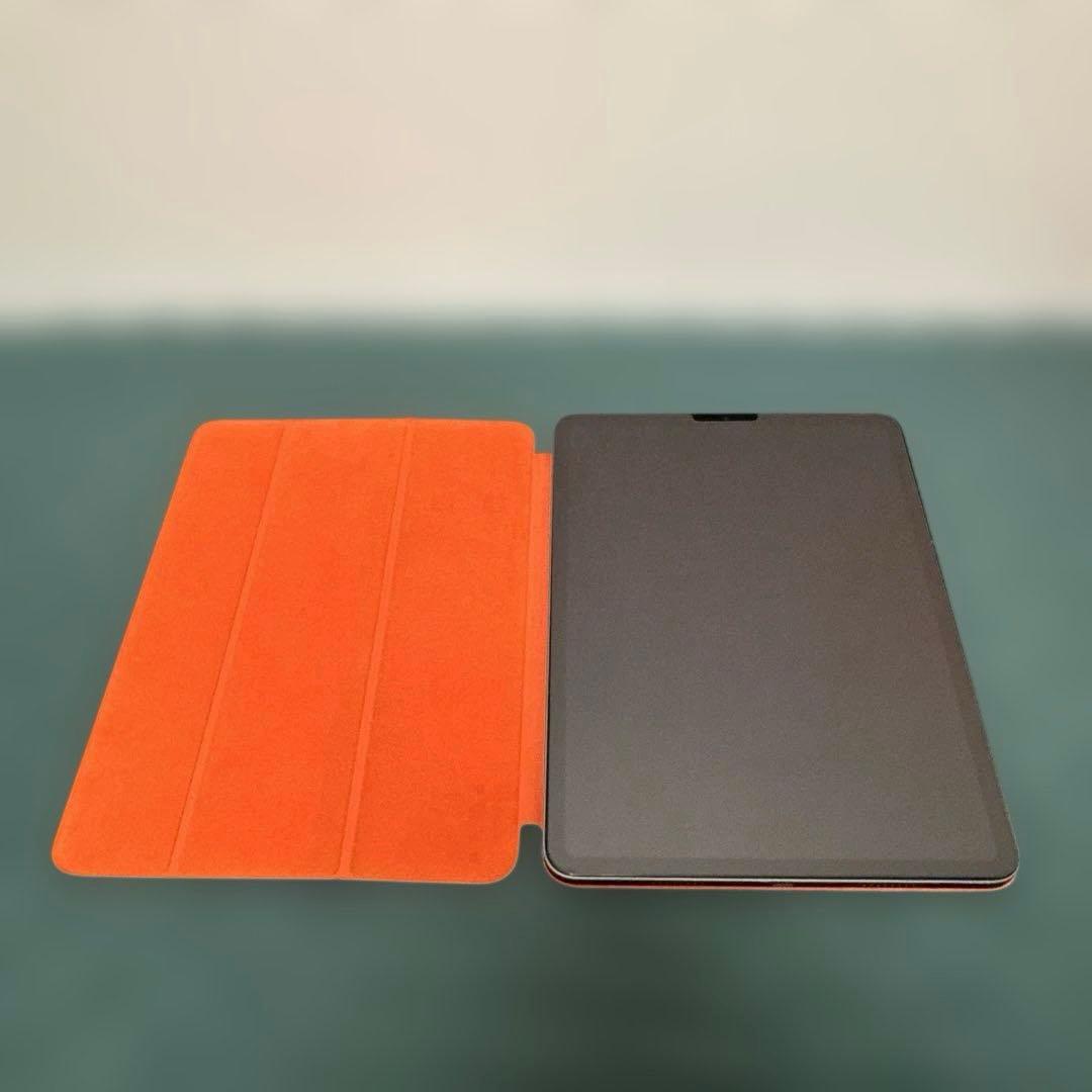 Apple iPad Pro 11インチ Apple純正カバー付き