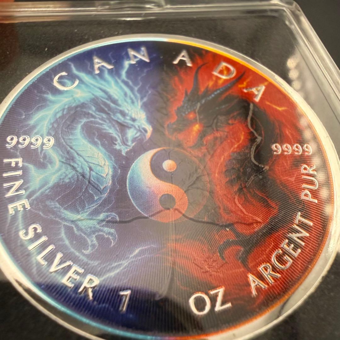 メイプルリーフ 銀貨 カラー ドラゴン(陰と陽) 1オンス 1oz 龍 竜 陰陽