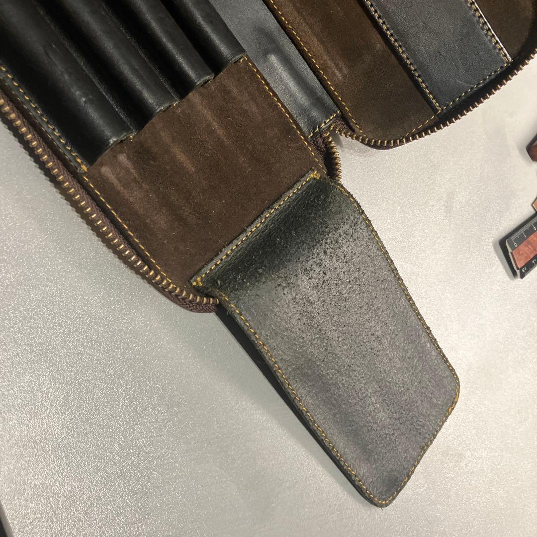 バハギア（Bahagia） ラウンドジップ型ペンケース プエブロ ブルー？