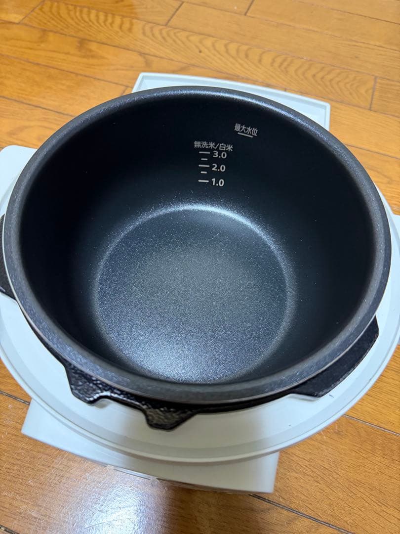 新品、未使用 IRIS OHYAMA 電気圧力鍋 PC-MA2-W 2.2L