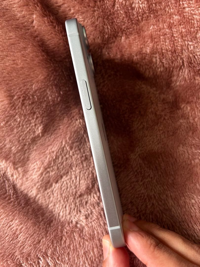 Apple iPhone 15 128GB ジャンク品