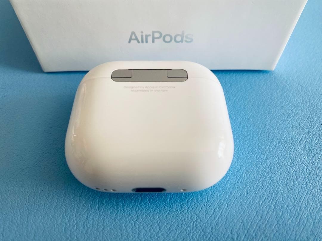 AirPods 第4世代 充電ケースのみ ノイキャン付 A3059 IPFG