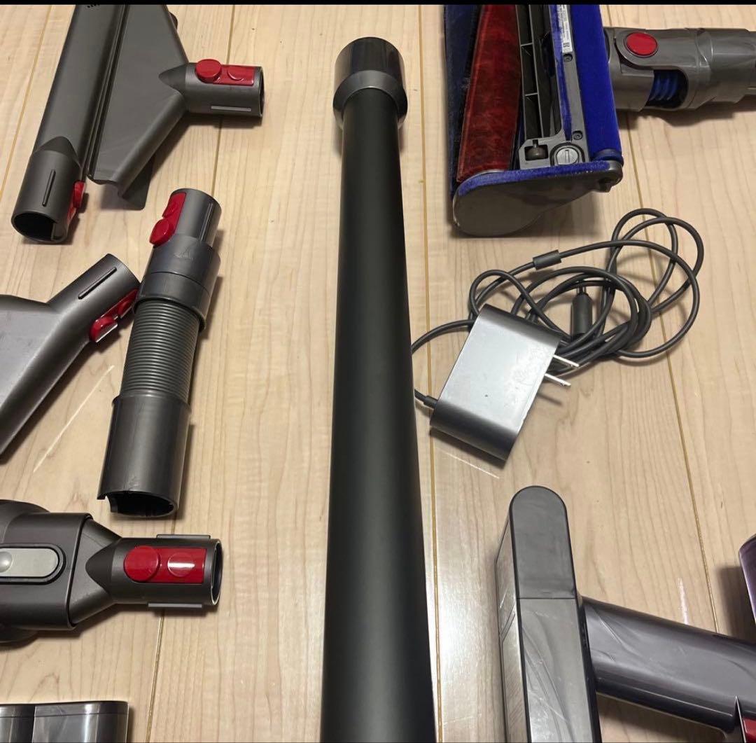 ⑦ すぐ使える！動作品！dysonダイソンコードレスクリーナー純正SV10K