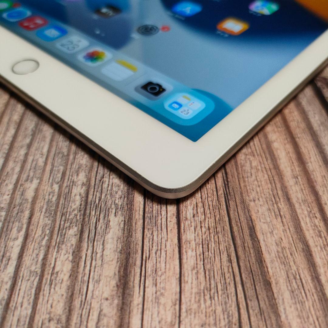 iPad 第6世代 32GB シルバー SIMフリー 美品