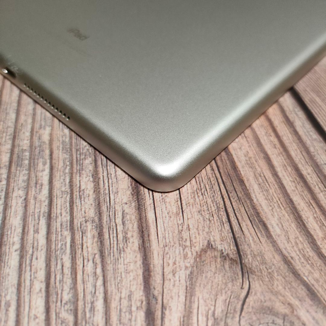iPad 第6世代 32GB シルバー SIMフリー 美品