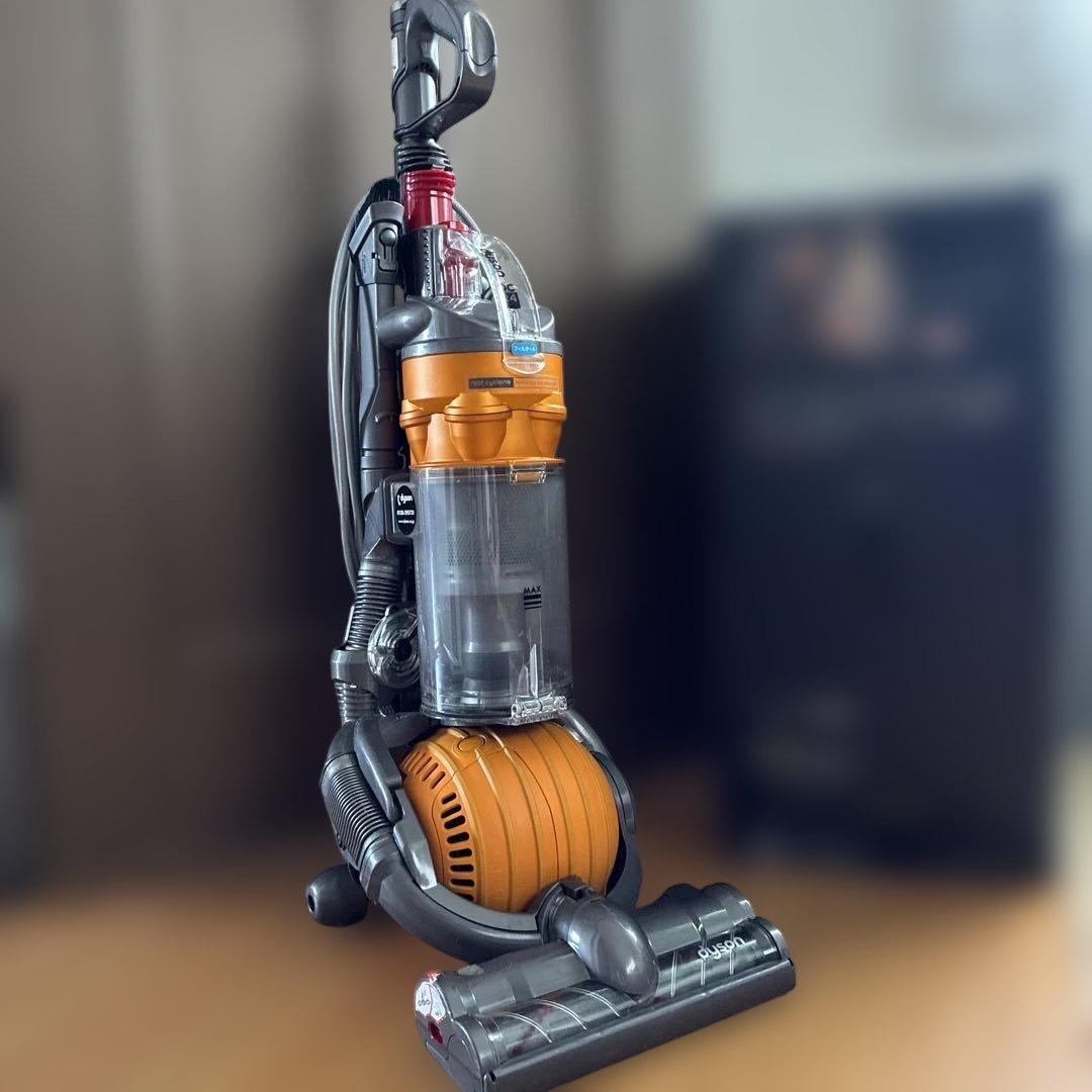 Dyson（ダイソン） サイクロン掃除機 　DC24　キャニスター　本体&付属品