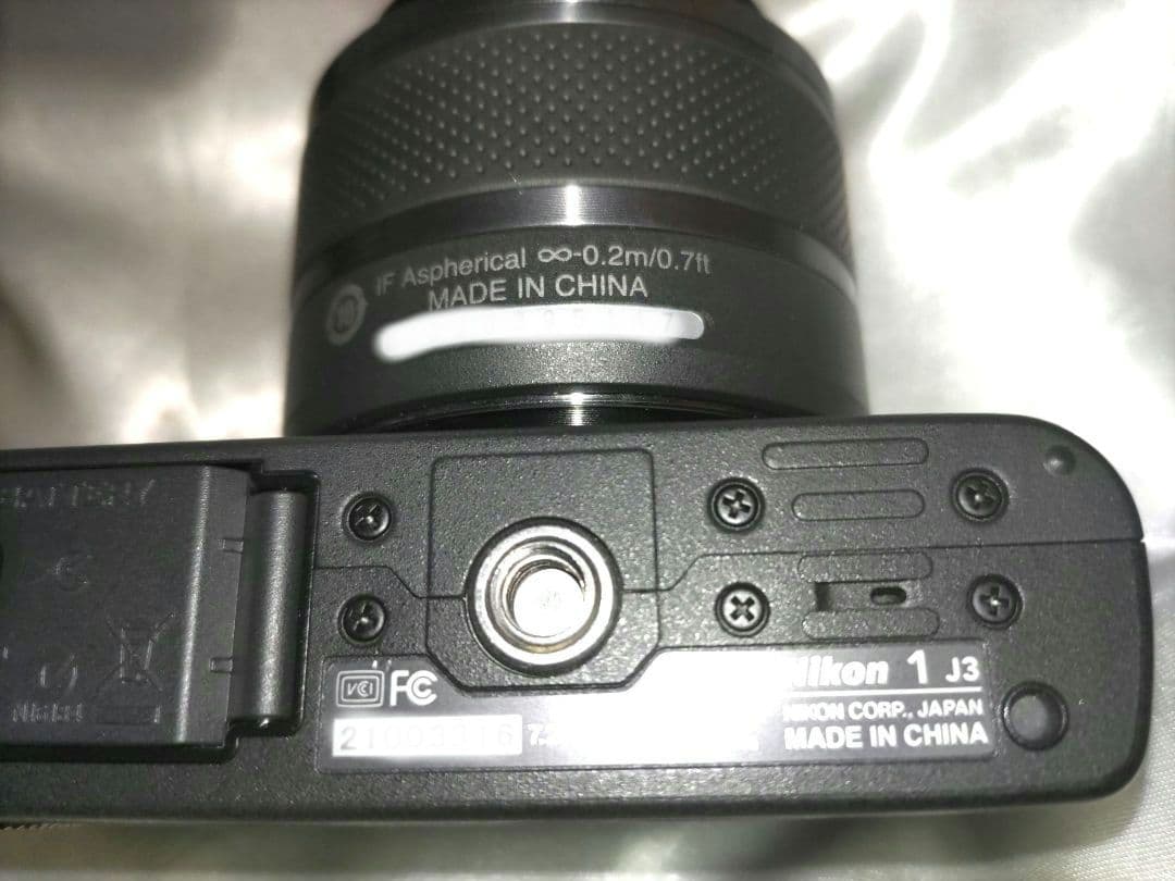 Nikon 1 J3　ショット数1975 ミラーレス一眼レフカメラ レンズ