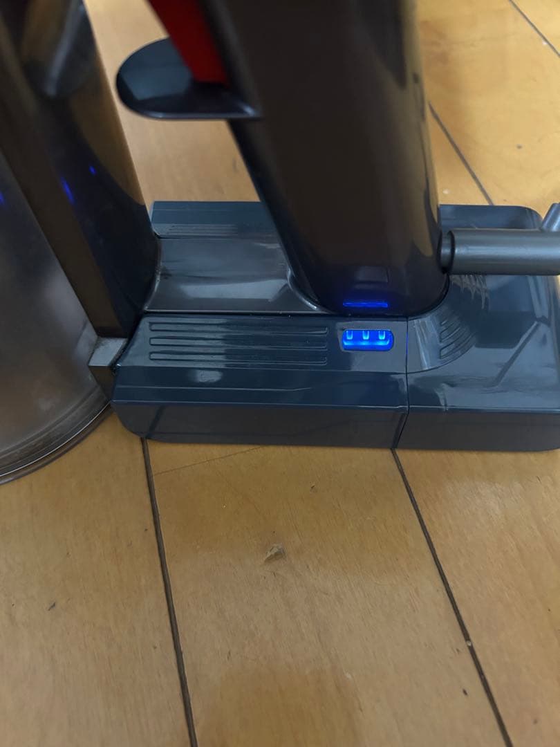 ジ*ク様 dyson v8fluffy＋ 訳あり中古品 ダイソン　掃除機