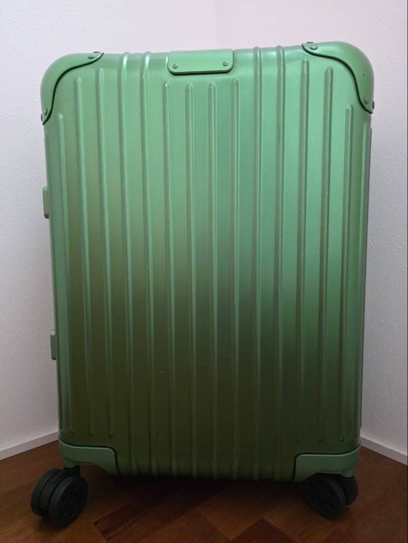 【美品】限定カラー RIMOWA エメラルドグリーン 35L 機内持ち込み可