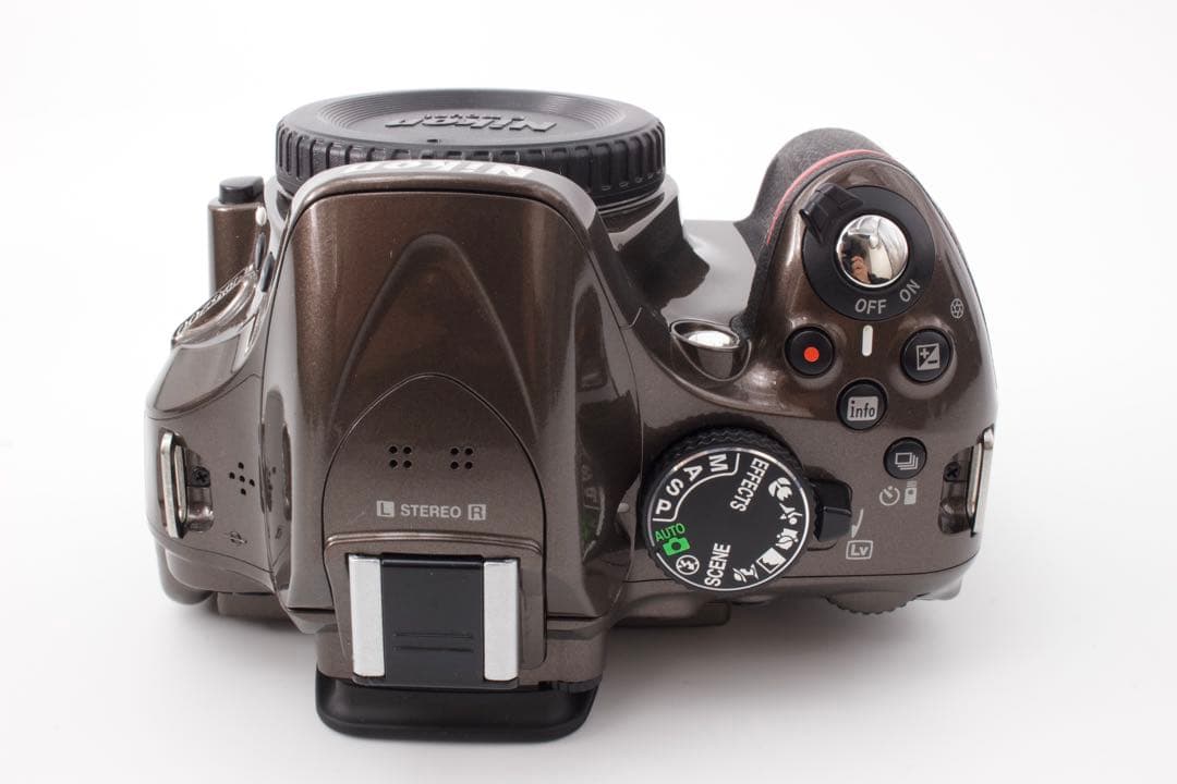 Nikon D5200 標準レンズキット　元箱付き　オシャレ色　一眼レフカメラ