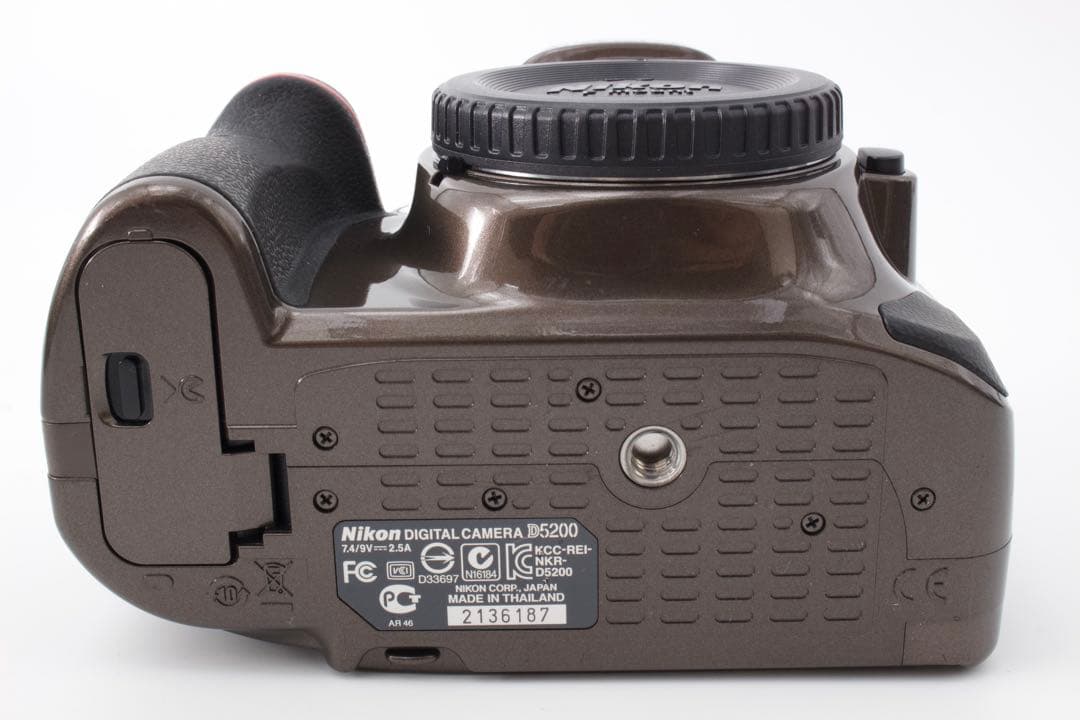 Nikon D5200 標準レンズキット　元箱付き　オシャレ色　一眼レフカメラ