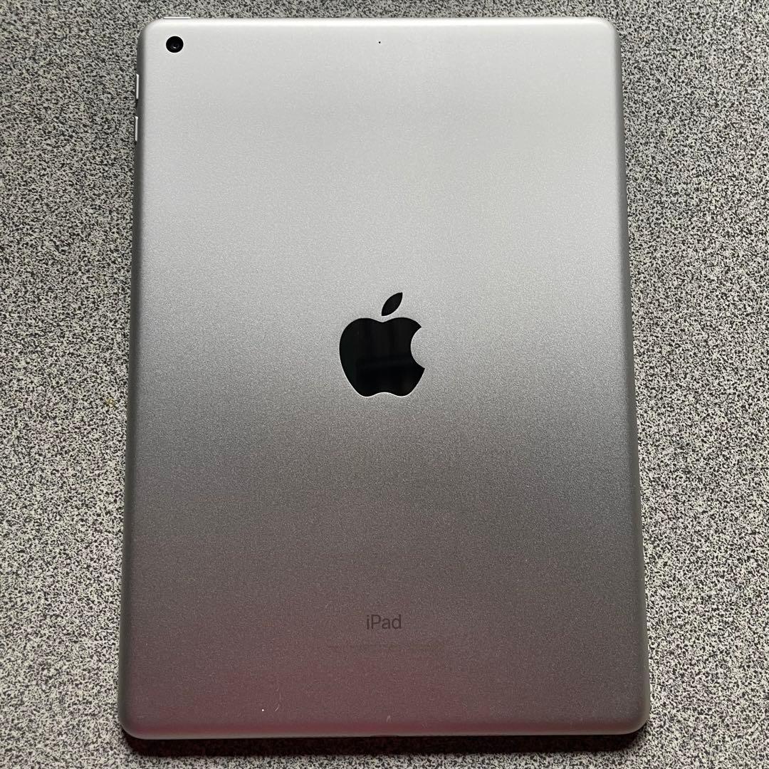 送料無料 F21 iPad 第5世代 シルバー 32GB Wi-Fi A1822
