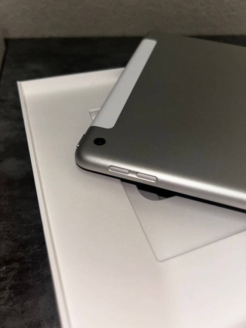 iPad 第9世代 シルバー Apple pencil、充電器付き