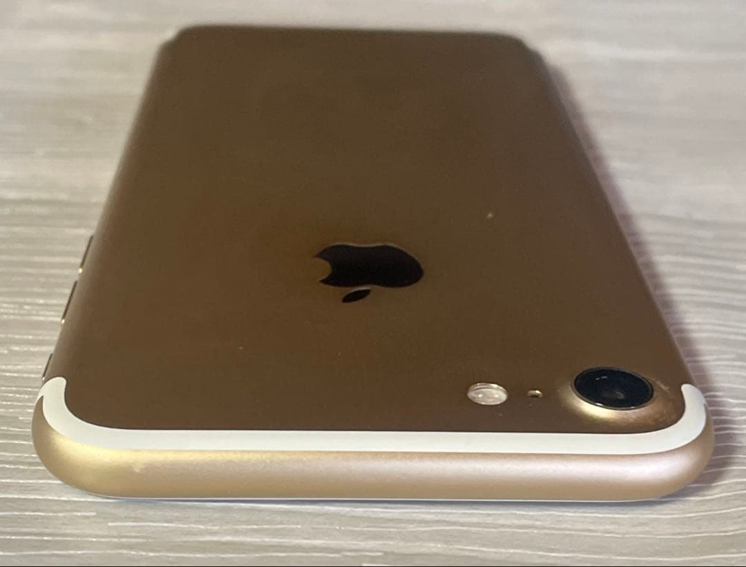 バッテリー新品100%良品iPhone7 32GB SIMフリー