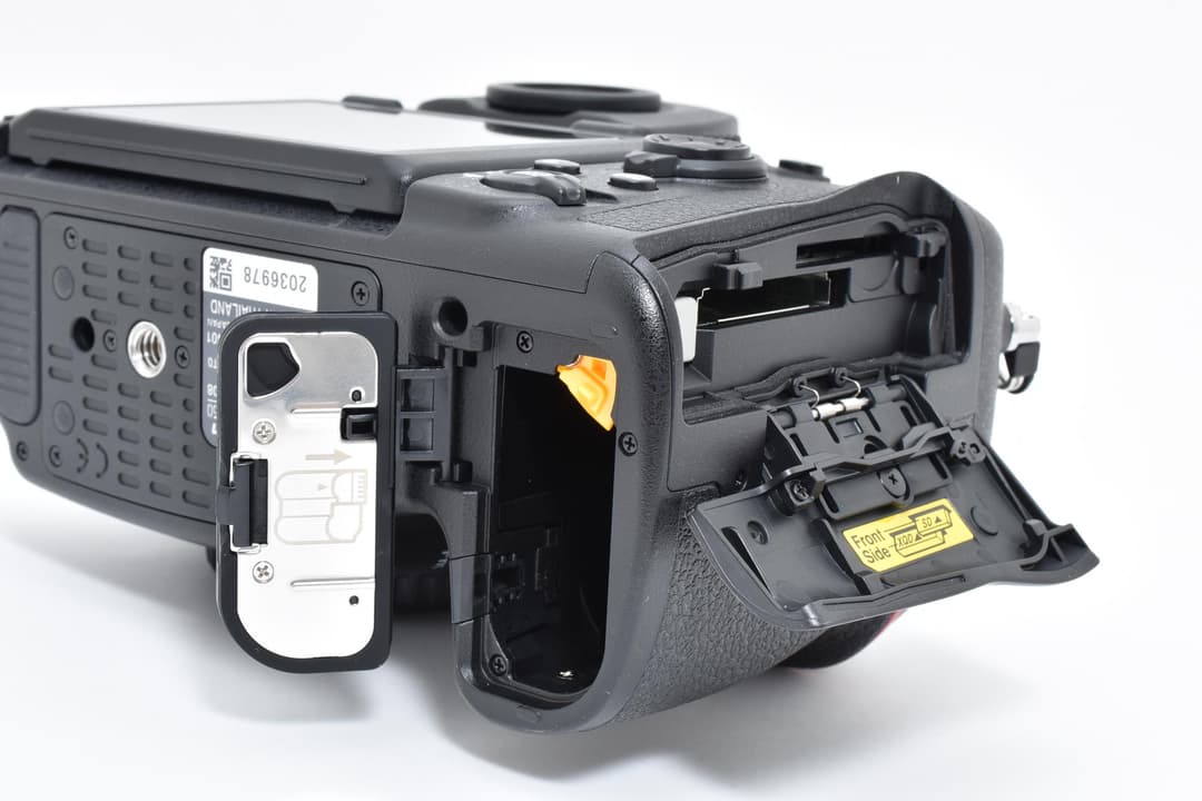 ■ほぼ新品■ ニコン D850 デジタル一眼 #D140