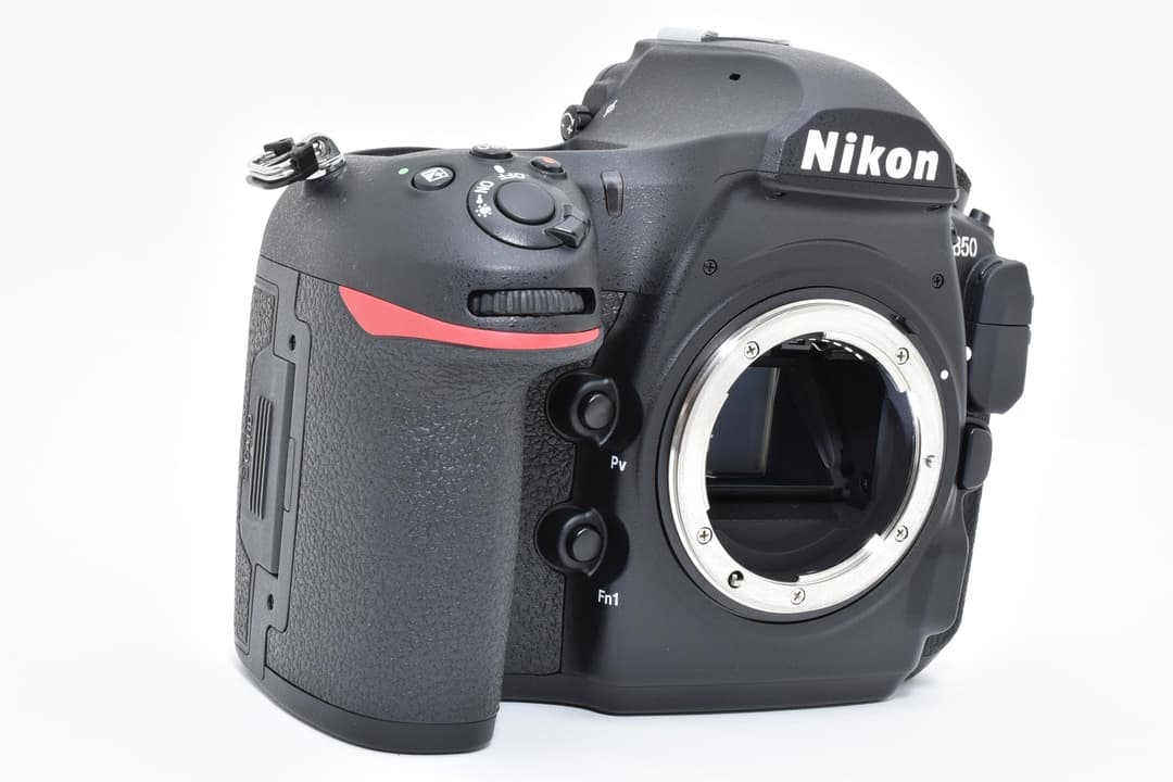 ■ほぼ新品■ ニコン D850 デジタル一眼 #D140