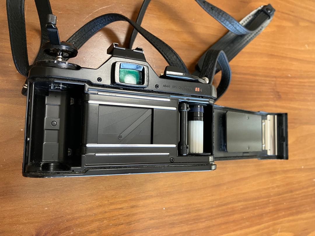 ペンタックスME 一眼レフカメラ　レンズ、ケース、ストラップ付　中古品