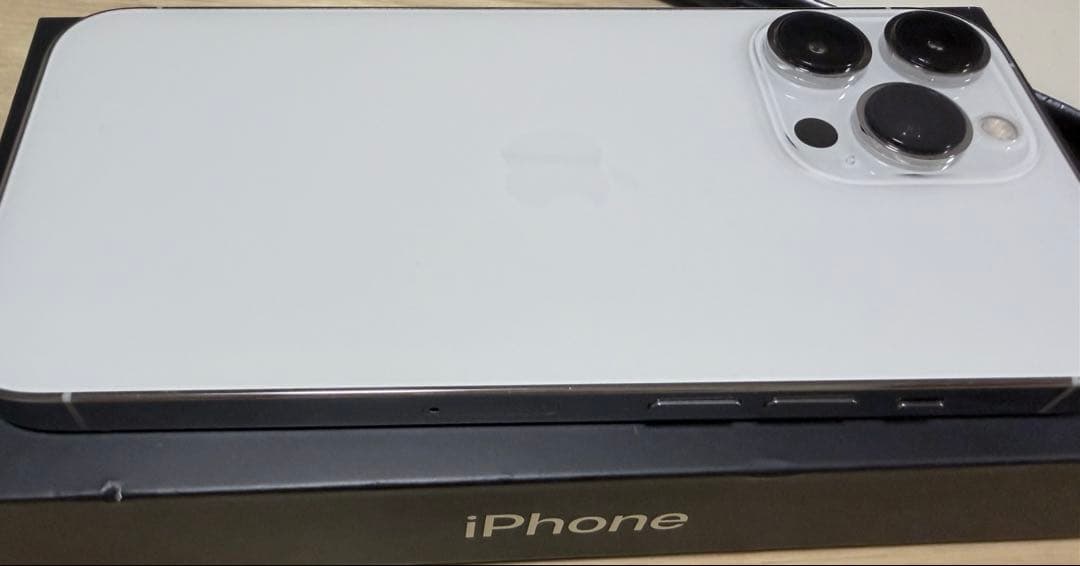 iPhone13pro シルバー 256GB 美品