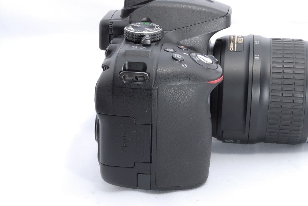 ​【自撮りOK！】Nikon D5300 ★可動式液晶＆WIFI内蔵一眼レフ