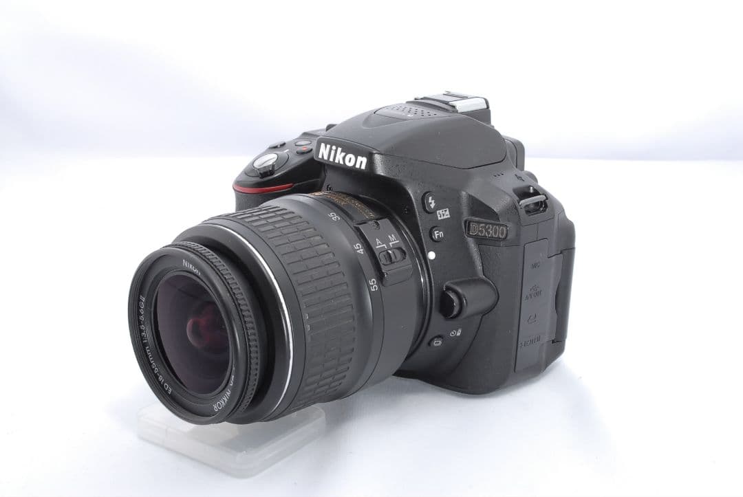 ​【自撮りOK！】Nikon D5300 ★可動式液晶＆WIFI内蔵一眼レフ