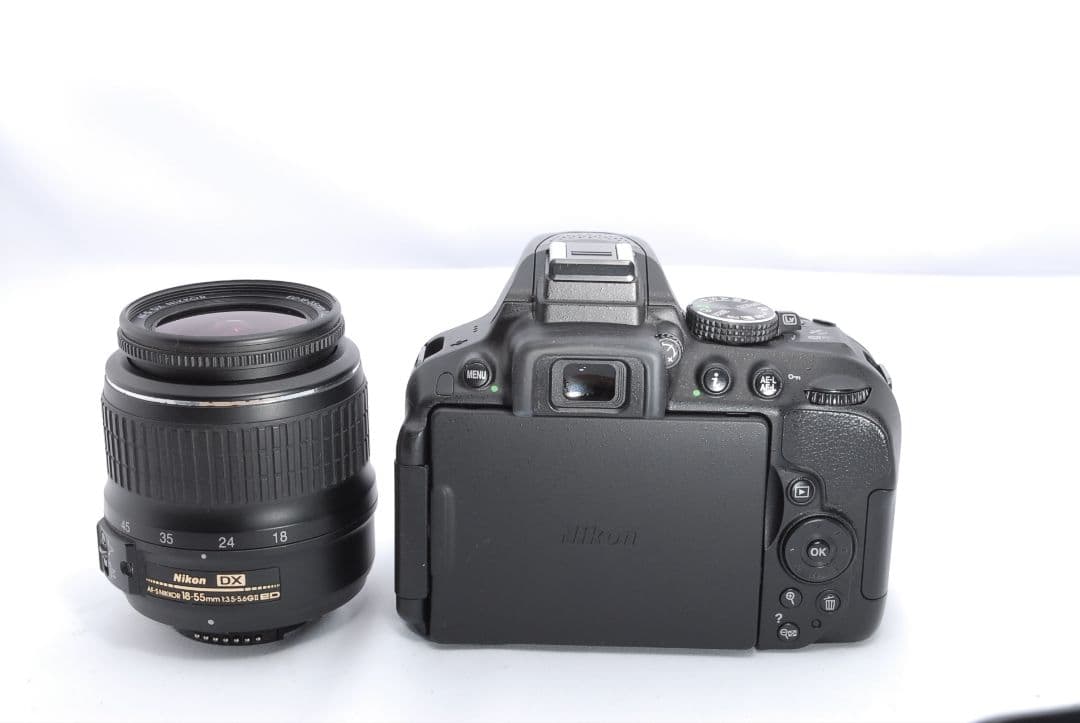 ​【自撮りOK！】Nikon D5300 ★可動式液晶＆WIFI内蔵一眼レフ