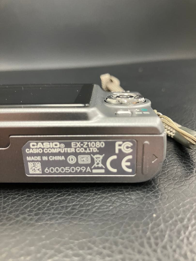 CASIO カシオ　デジカメEXILIM EX-Z1080 コンパクトカメラ