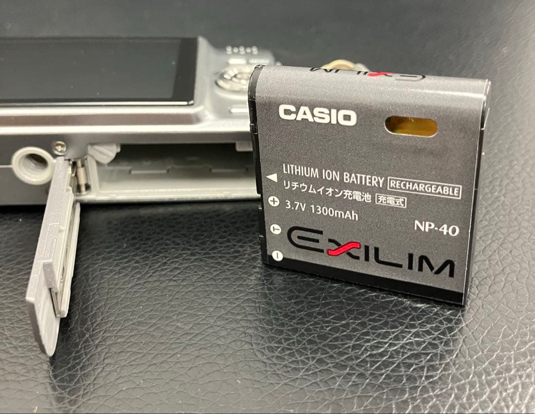 CASIO カシオ　デジカメEXILIM EX-Z1080 コンパクトカメラ